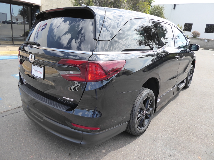 PRE OWNED 2024 Honda Odyssey Sport