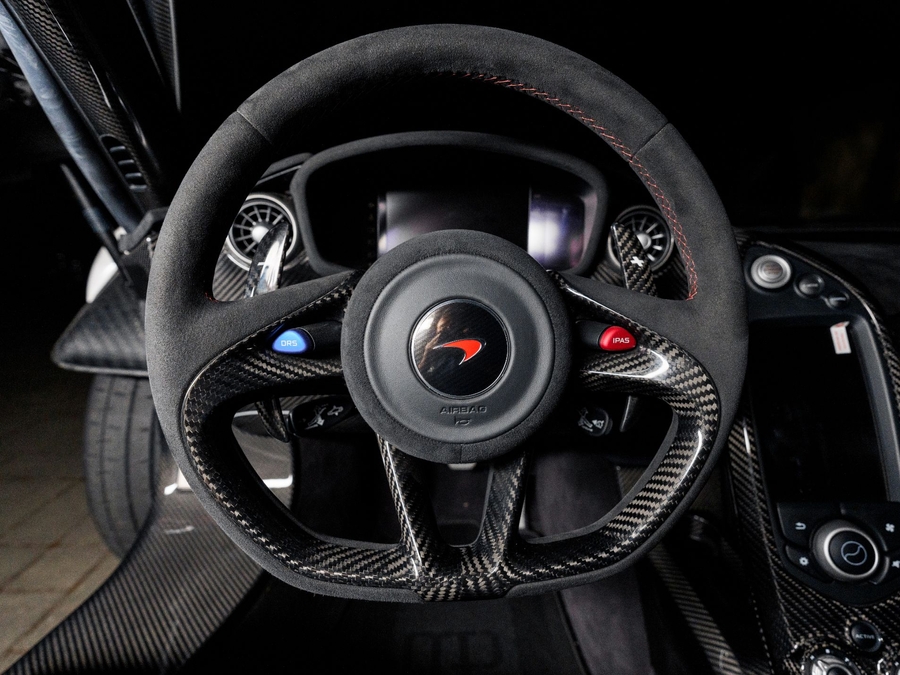 2015 McLaren P1