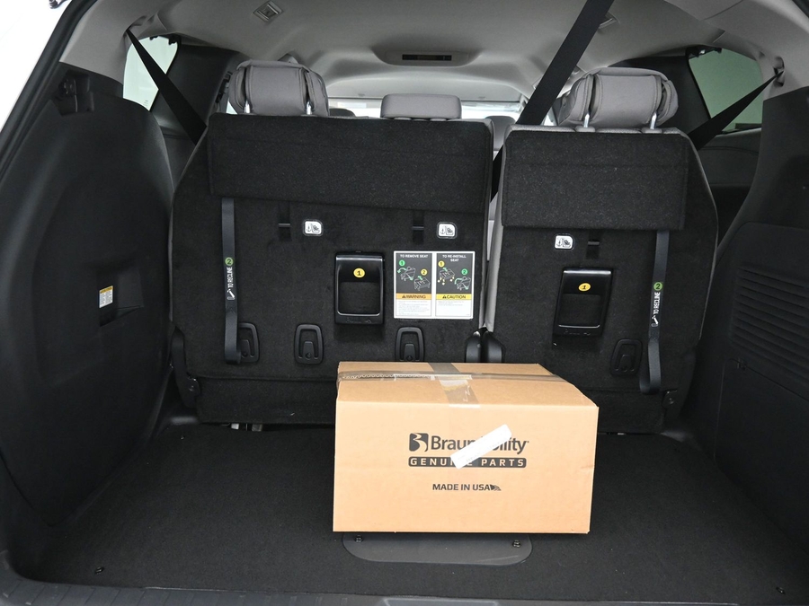 New 2026 Toyota Sienna LE