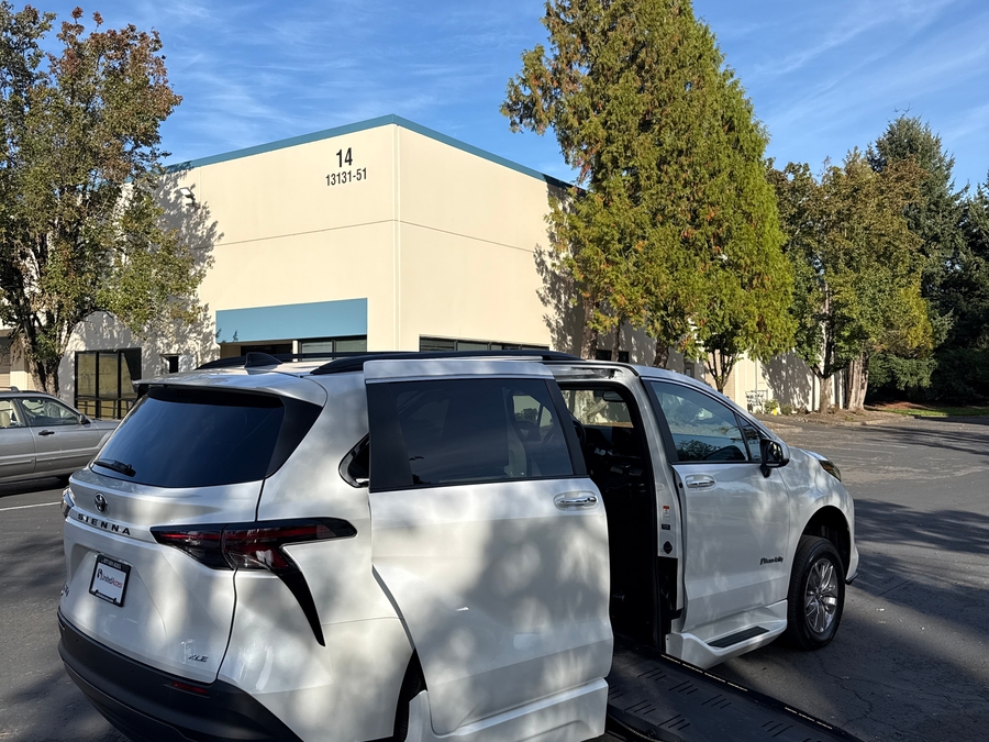PRE OWNED 2026 Toyota Sienna XLE Add
