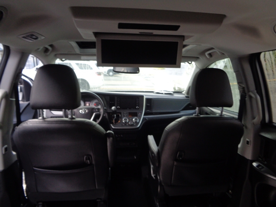 PRE OWNED 2020 Toyota Sienna SE Premium