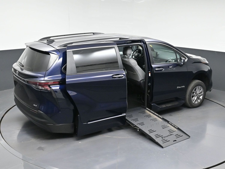 New 2026 Toyota Sienna XLE Add