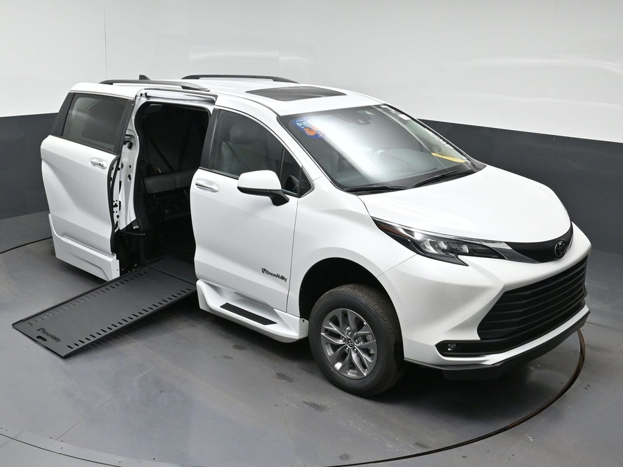 New 2026 Toyota Sienna XLE Add