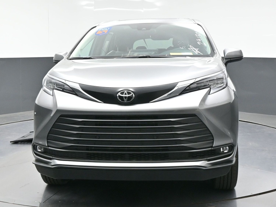 New 2026 Toyota Sienna XLE Add