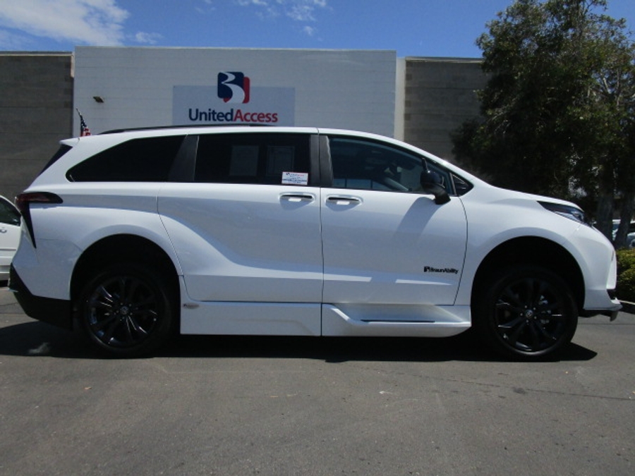New 2026 Toyota Sienna XSE Sport