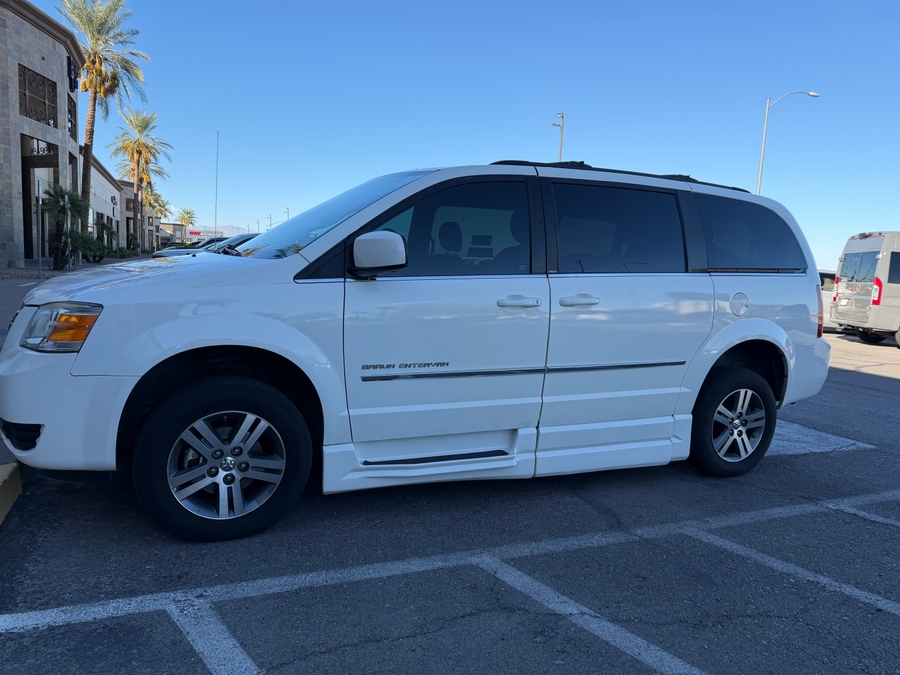 PRE OWNED 2010 Dodge Grand Caravan SXT