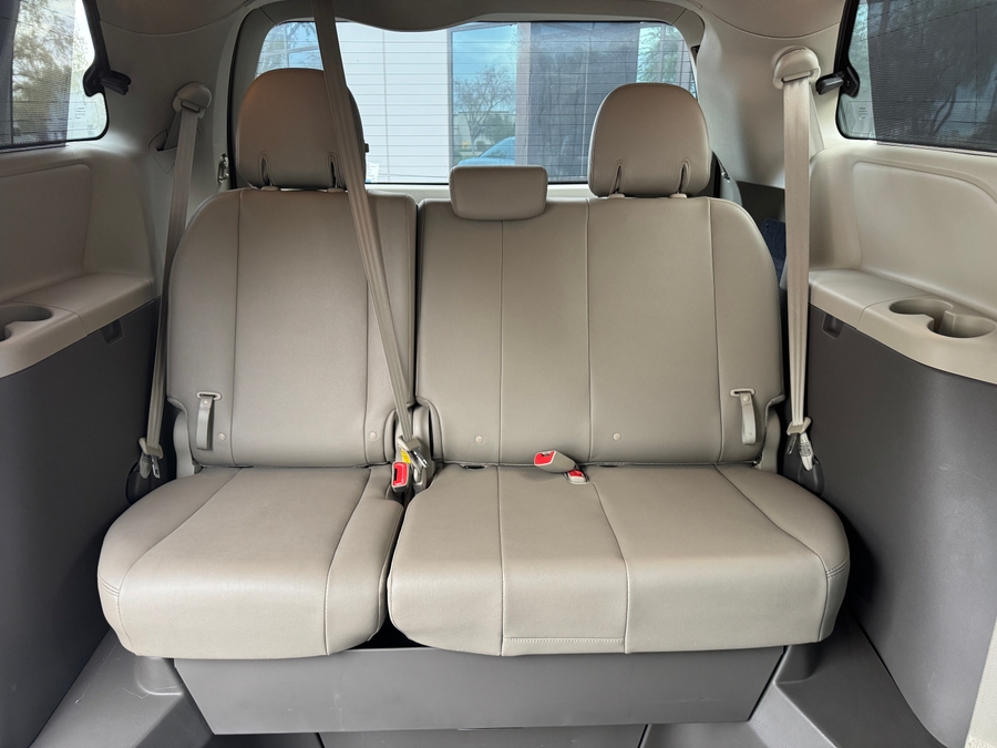 PRE OWNED 2017 Toyota Sienna XLE