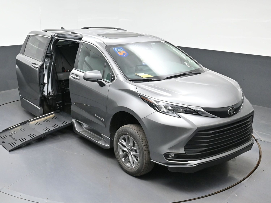 New 2026 Toyota Sienna XLE Add