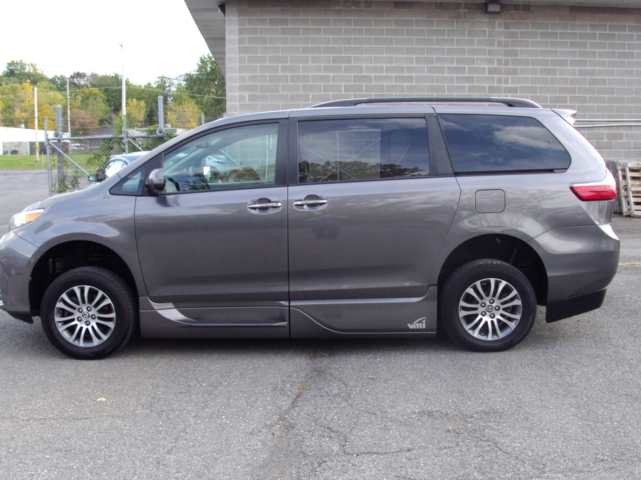 PRE OWNED 2020 Toyota Sienna XLE