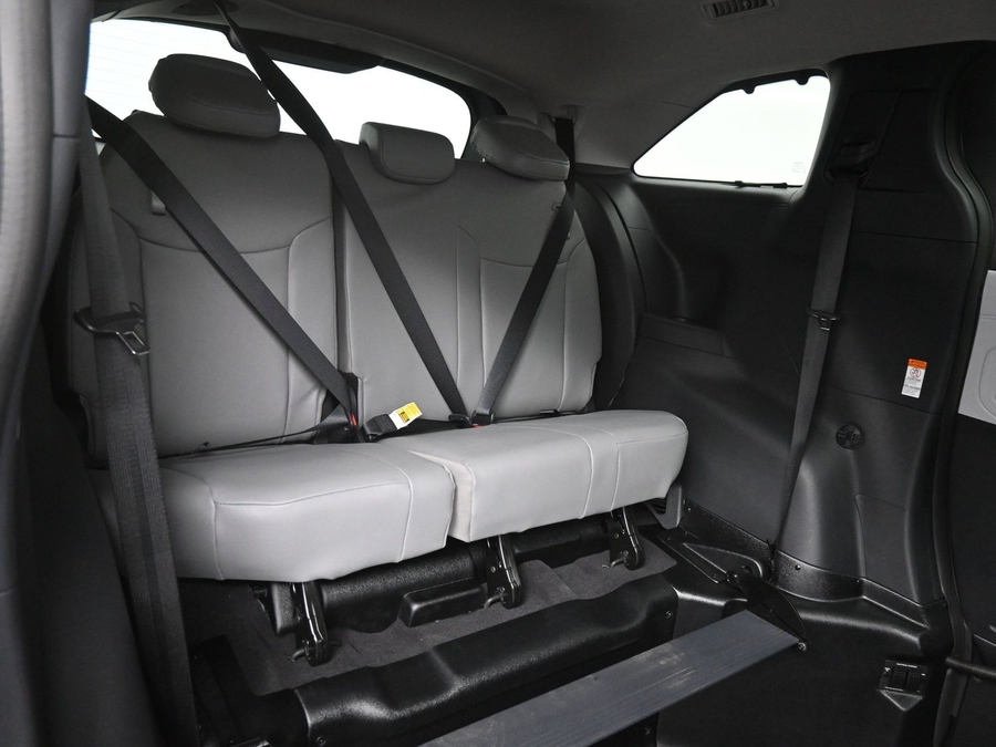 New 2026 Toyota Sienna XLE Base