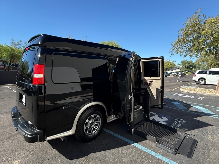 PRE OWNED 2019 Chevrolet Express 2500 3dr Cargo Van