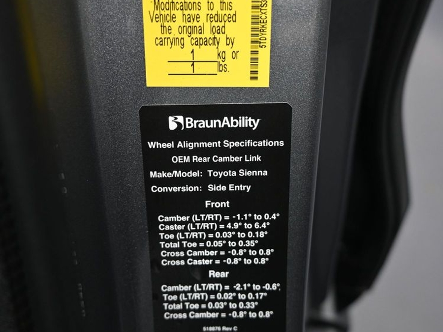 New 2026 Toyota Sienna XLE Base