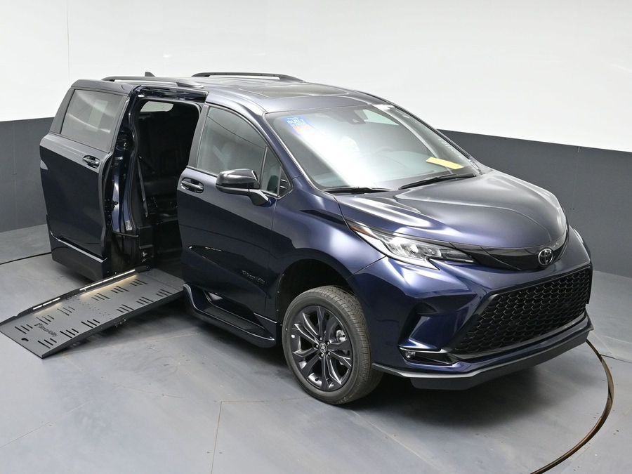 New 2026 Toyota Sienna XSE Sport