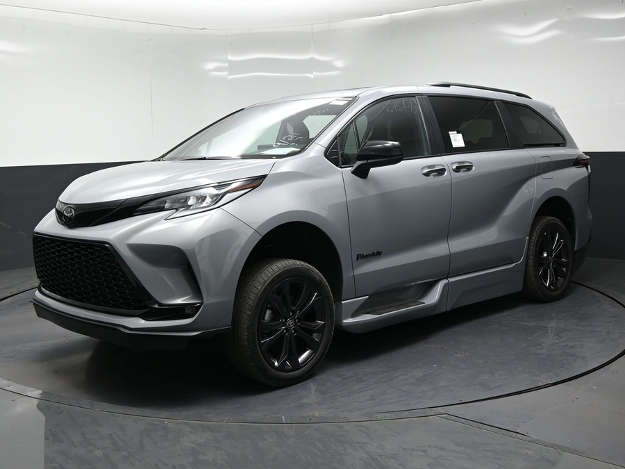 New 2026 Toyota Sienna XSE Sport