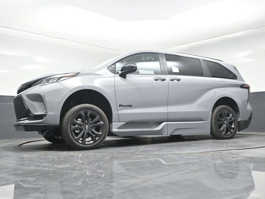 New 2026 Toyota Sienna XSE Sport