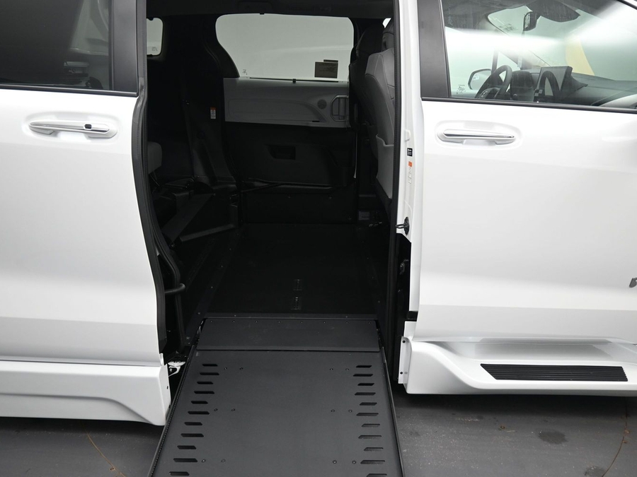 New 2026 Toyota Sienna XLE Add