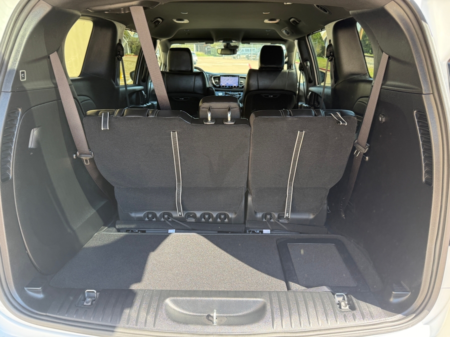 PRE OWNED 2025 Chrysler Pacifica Select Safety