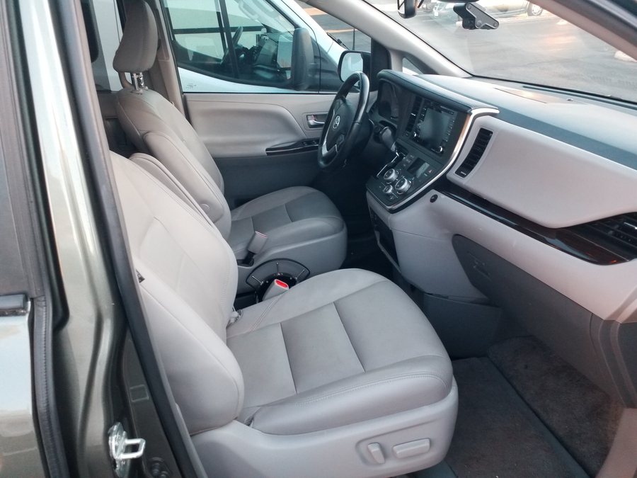 PRE OWNED 2019 Toyota Sienna XLE