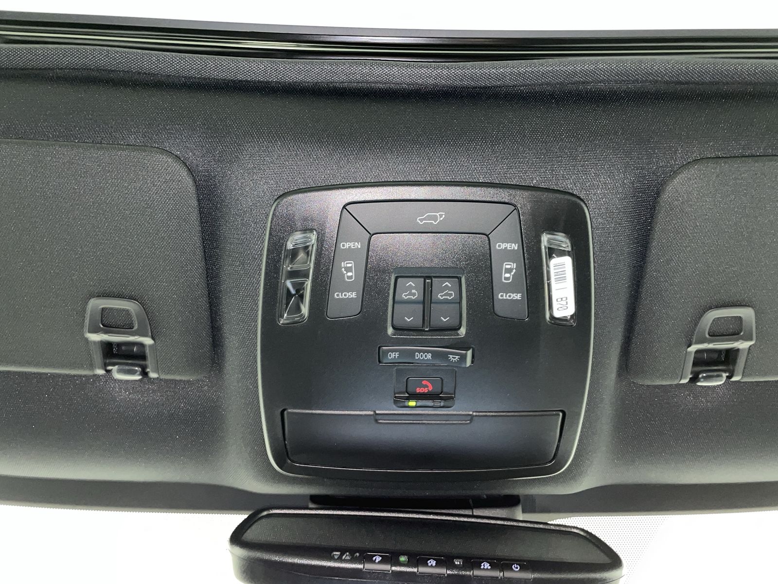 2025 Toyota Sienna XSE - Photo 13