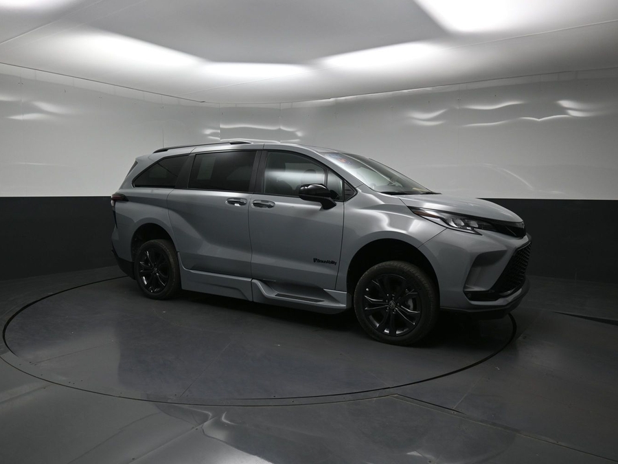 New 2026 Toyota Sienna XSE Sport