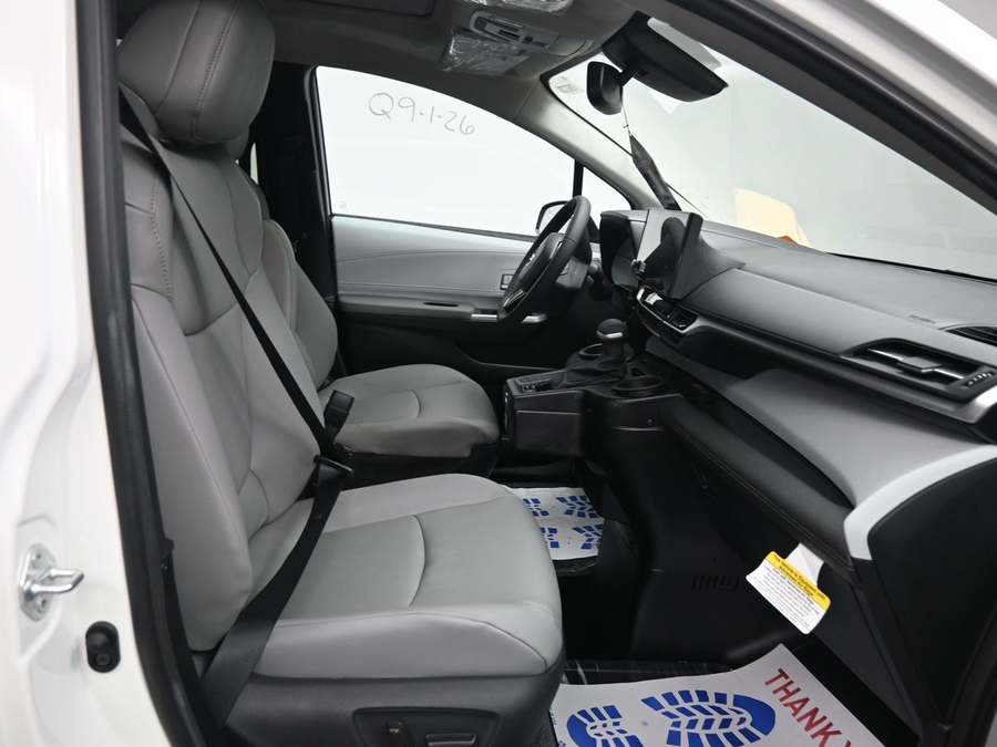 New 2026 Toyota Sienna XLE Base