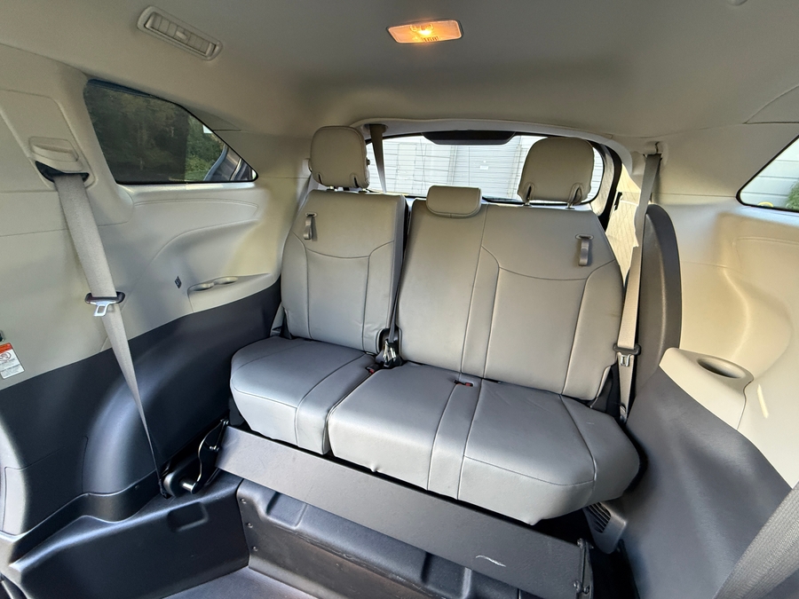 PRE OWNED 2024 Toyota Sienna XLE Base