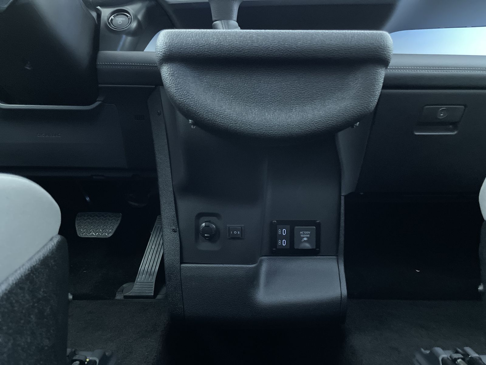 2025 Toyota Sienna XLE - Photo 22