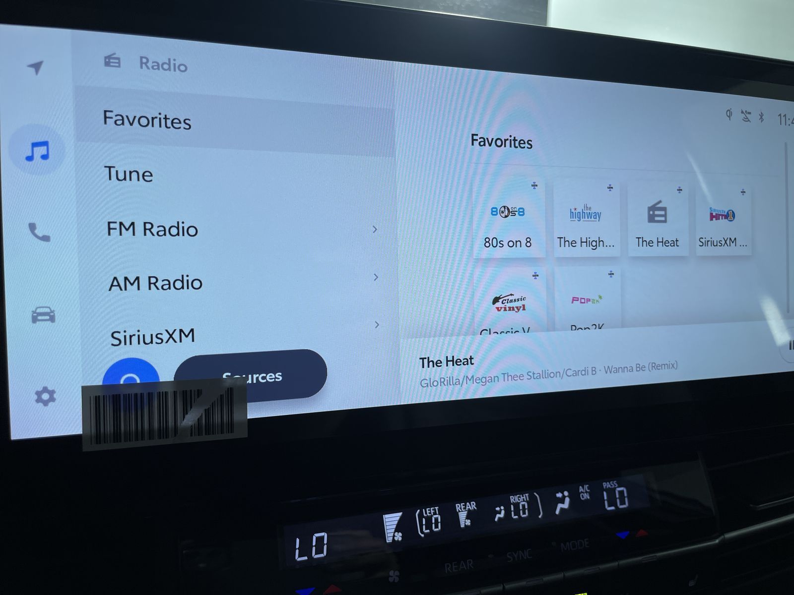 2025 Toyota Sienna XLE - Photo 18