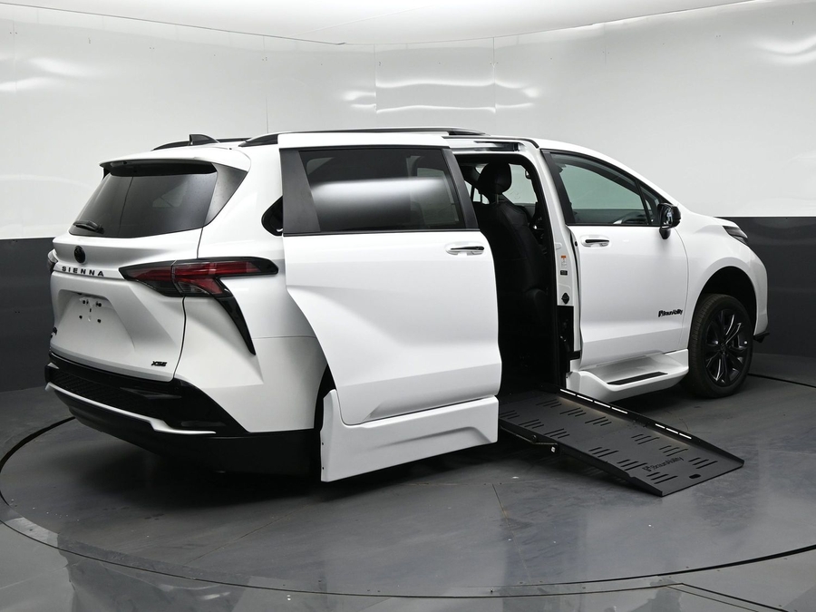 New 2026 Toyota Sienna XSE Sport