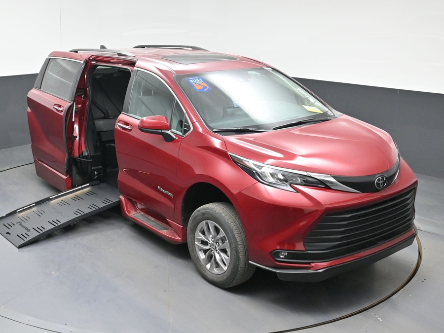 New 2026 Toyota Sienna XLE Add