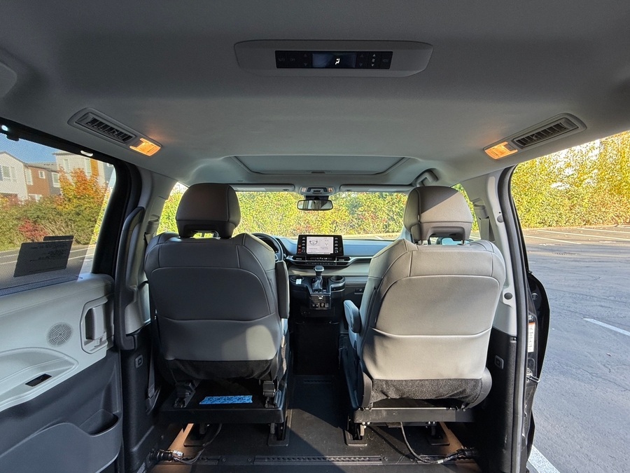PRE OWNED 2024 Toyota Sienna XLE Base