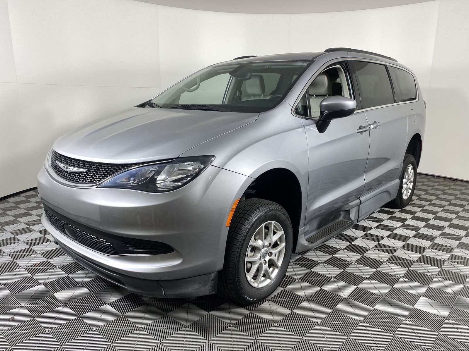 2021 Chrysler Voyager LXI - Photo 22