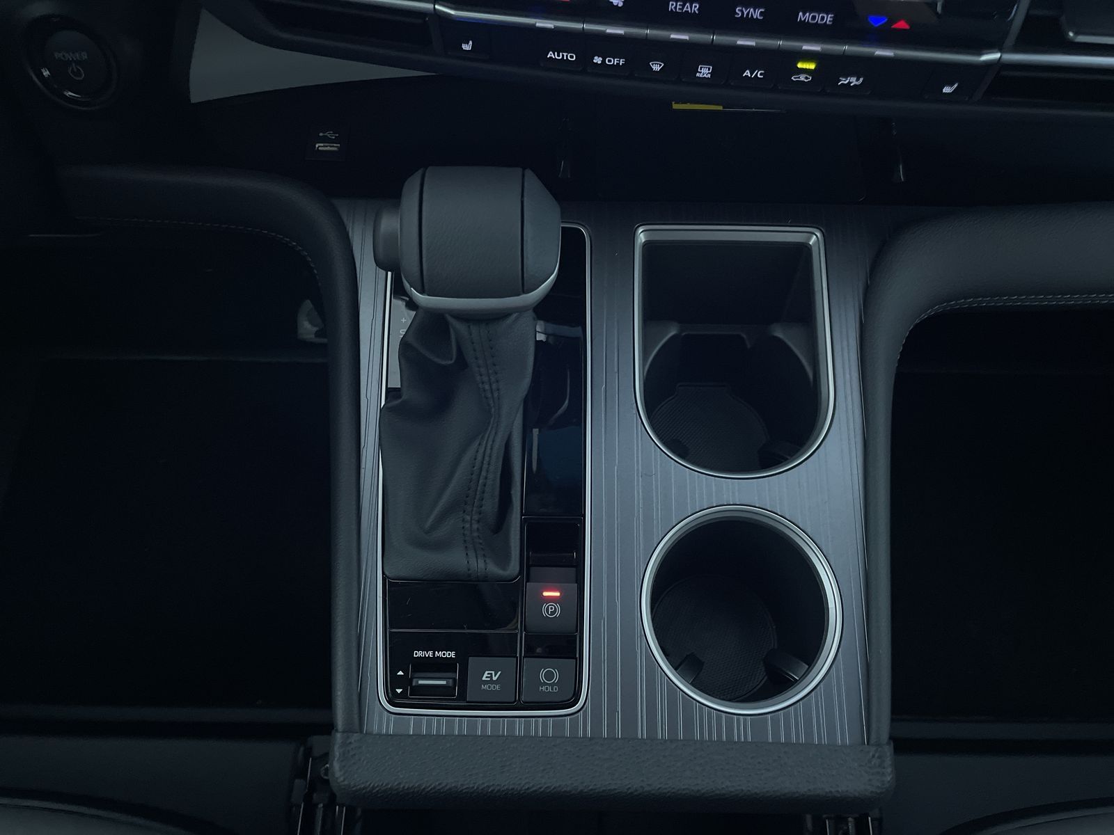 2025 Toyota Sienna XLE - Photo 21