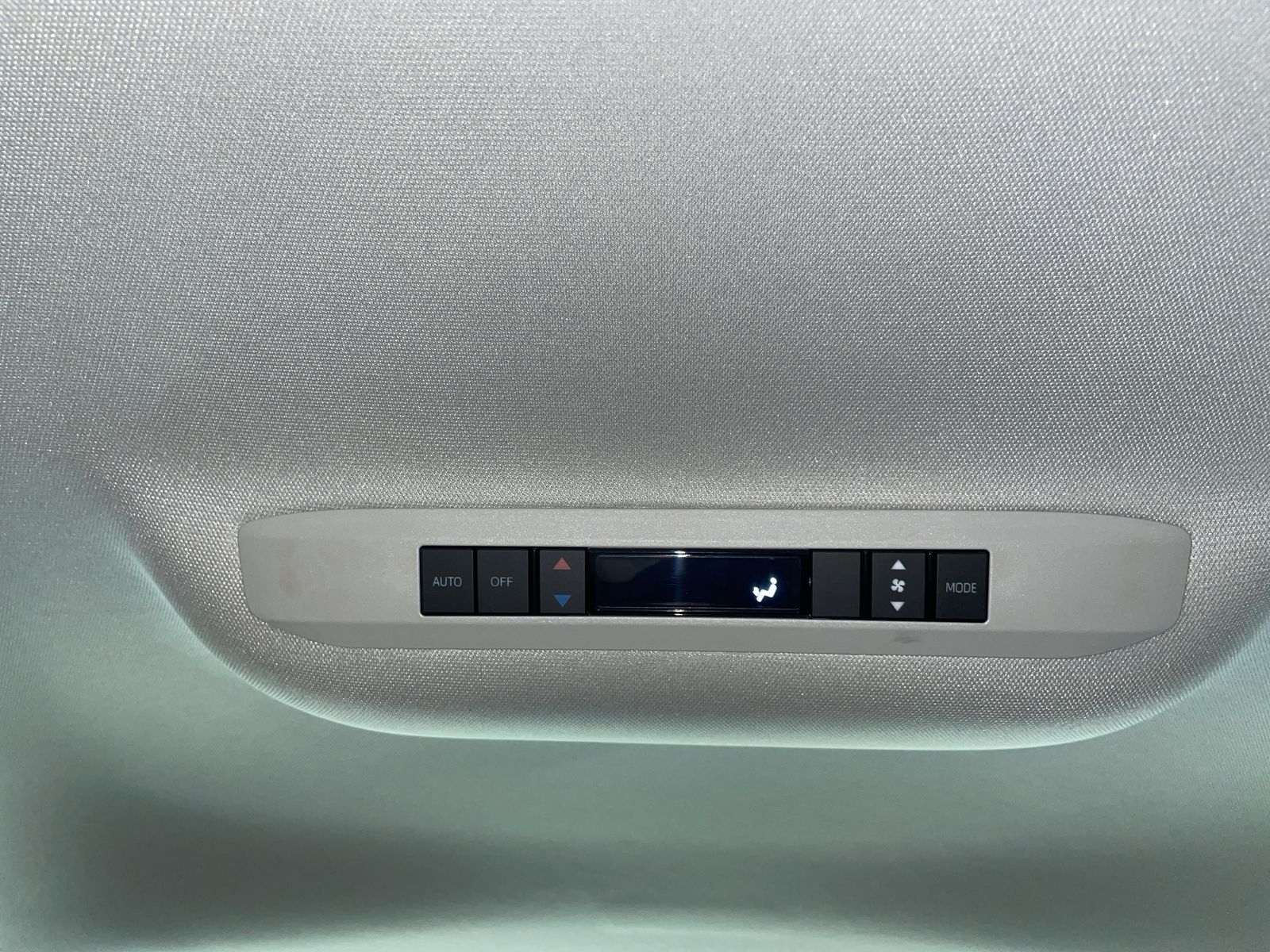 2025 Toyota Sienna LE - Photo 14