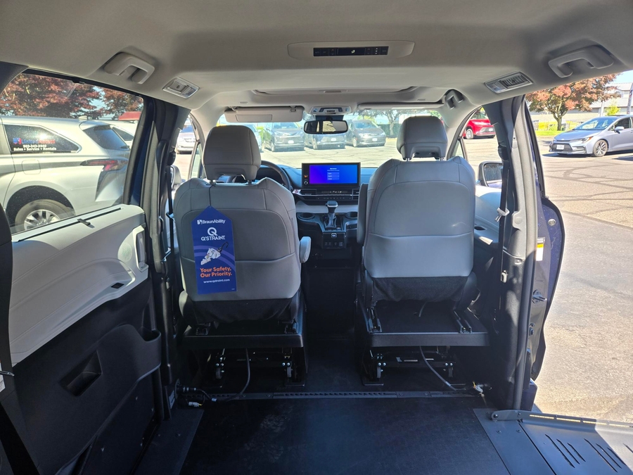 PRE OWNED 2022 Toyota Sienna XLE