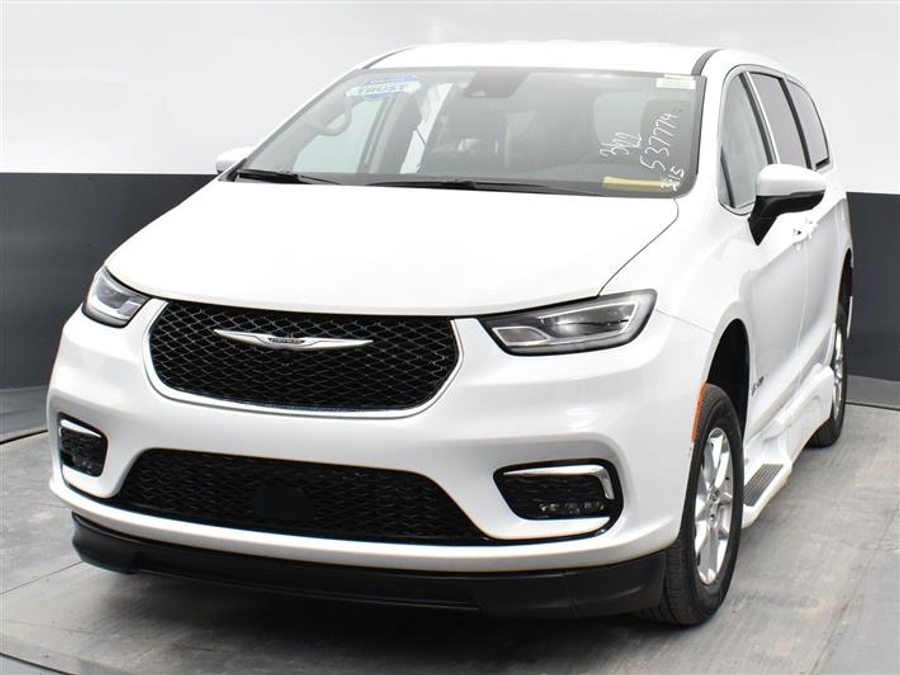 CERTIFIED PRE-OWNED 2024 Chrysler Pacifica Touring L