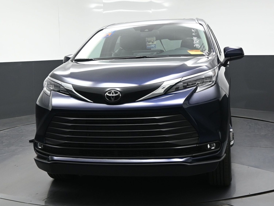 New 2026 Toyota Sienna XLE Base