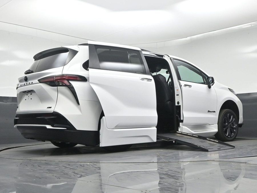 New 2026 Toyota Sienna XSE Sport