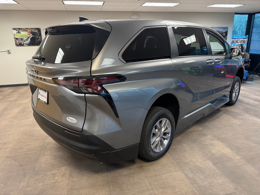 PRE OWNED 2026 Toyota Sienna LE