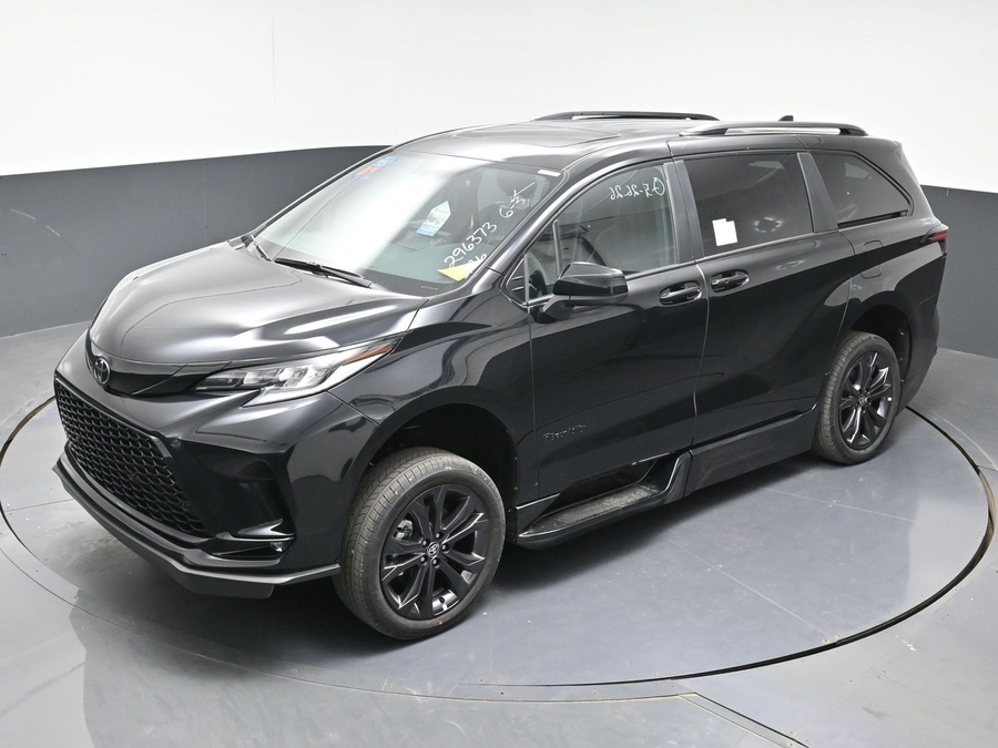 New 2026 Toyota Sienna XSE Sport TS311356