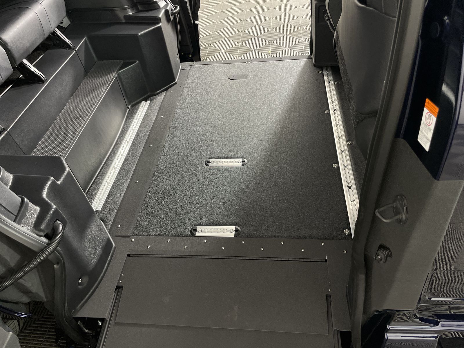 2025 Toyota Sienna Platinum - Photo 5