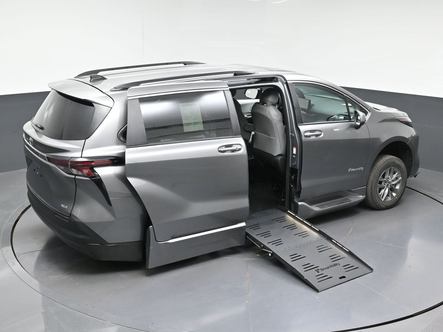 New 2026 Toyota Sienna XLE Add