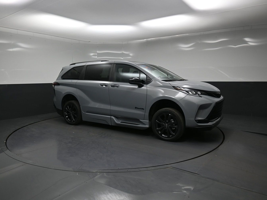 New 2026 Toyota Sienna XSE Sport