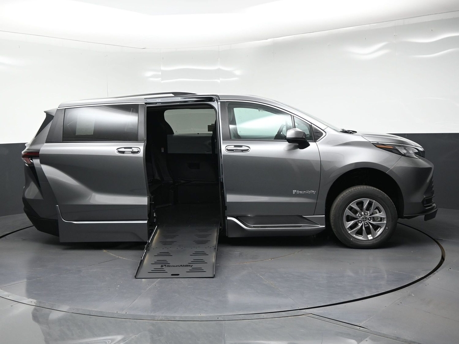 New 2026 Toyota Sienna XLE Add