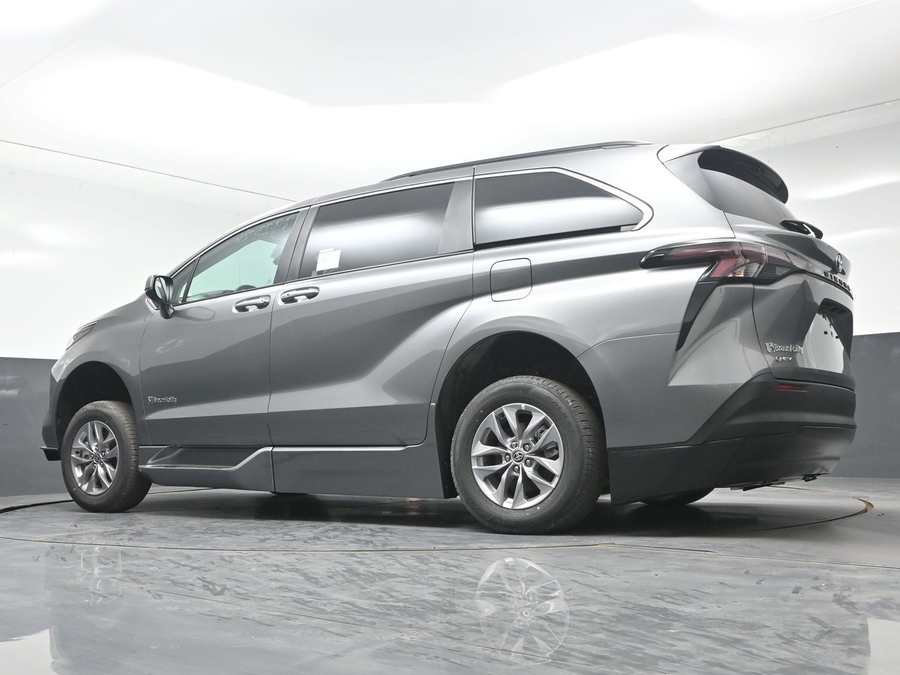 New 2026 Toyota Sienna XLE Add