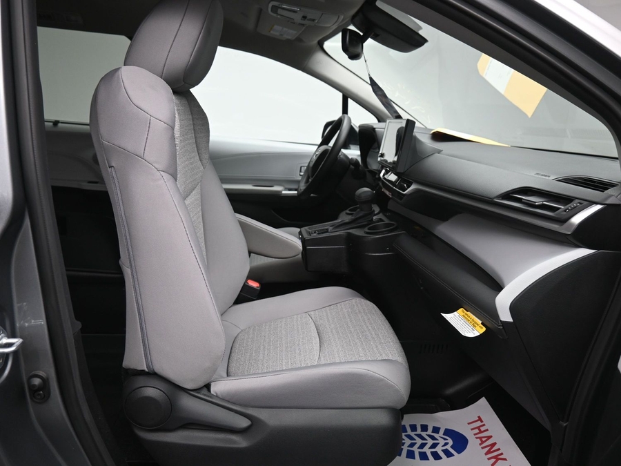 New 2026 Toyota Sienna LE