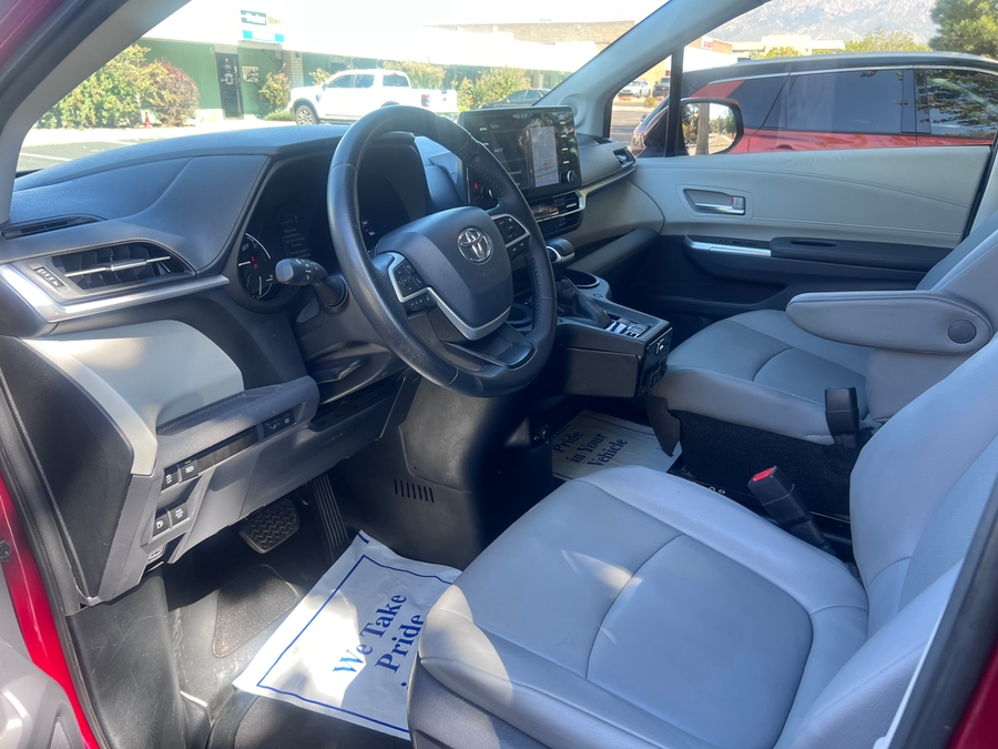 PRE OWNED 2021 Toyota Sienna XLE Plus