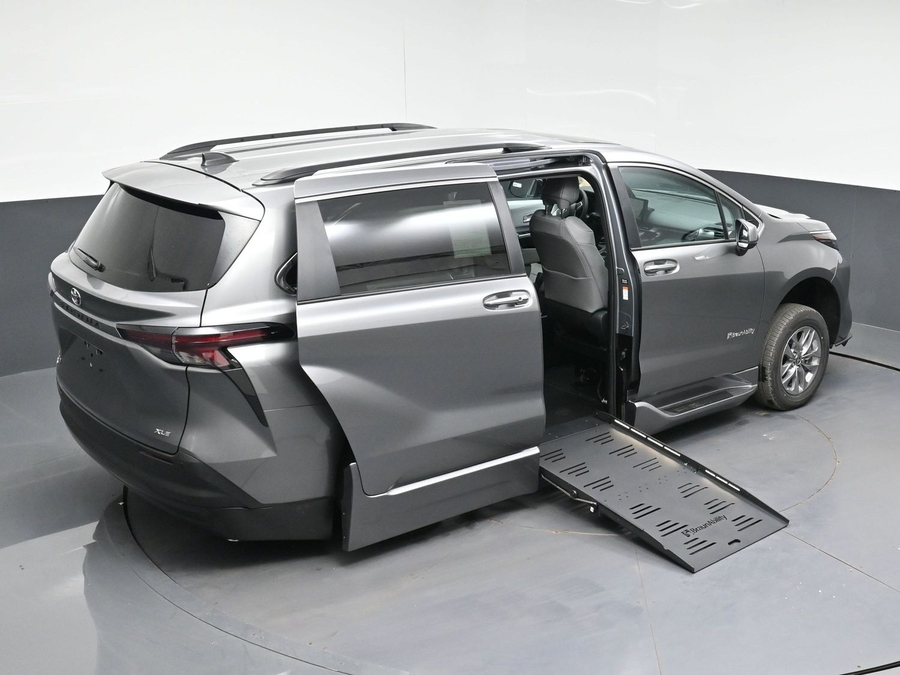 New 2026 Toyota Sienna XLE Add