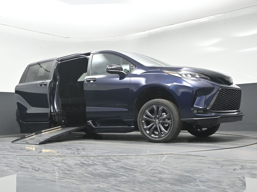 New 2026 Toyota Sienna XSE Sport