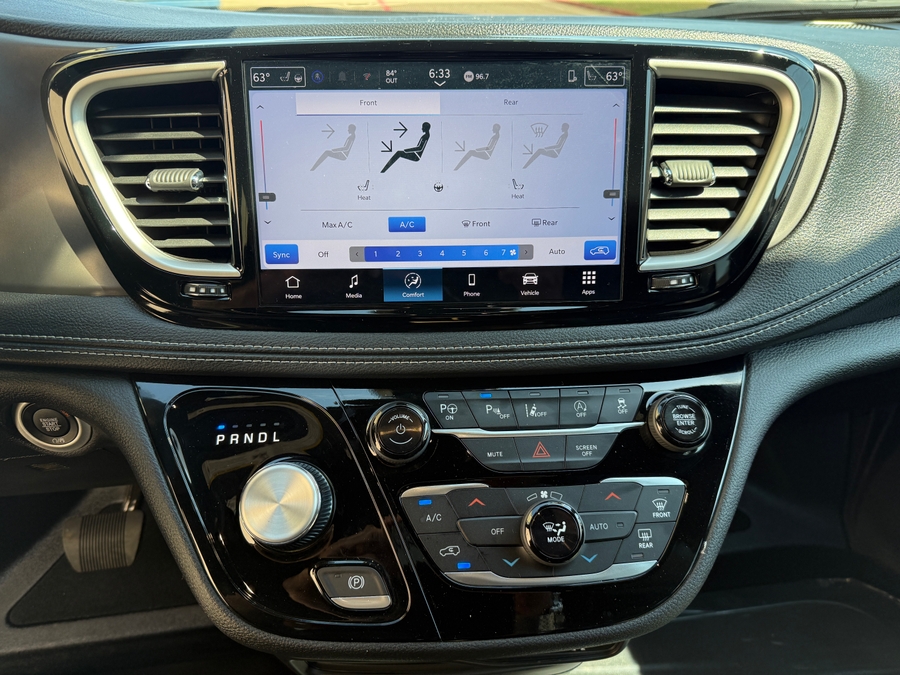 PRE OWNED 2025 Chrysler Pacifica Select Safety